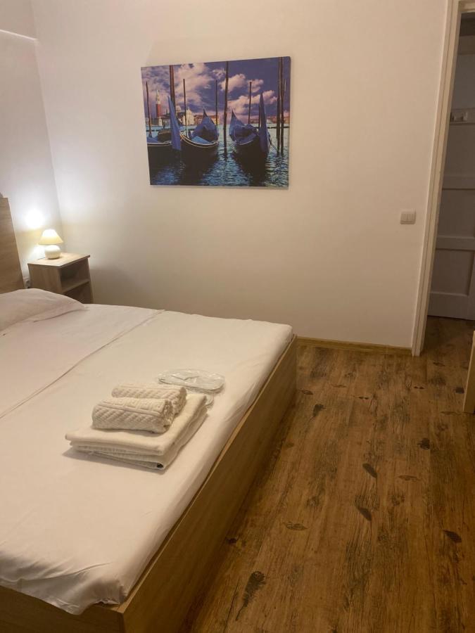 Ultracentral - Apartament Pe Calea Victoriei Бухарест Екстер'єр фото